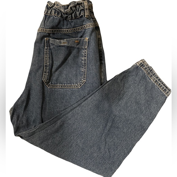 Zara Paper Bag Jeans - Picture 2 of 2